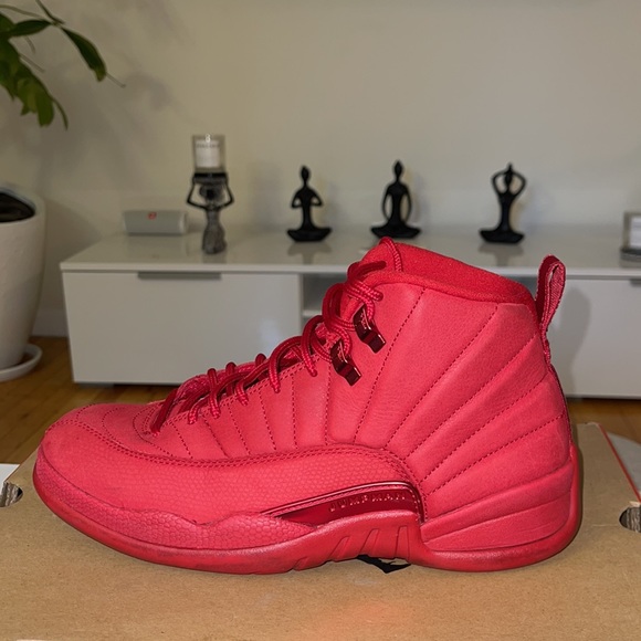 JORDAN 12 RETRO GYM RED (2018) - Picture 2 of 5